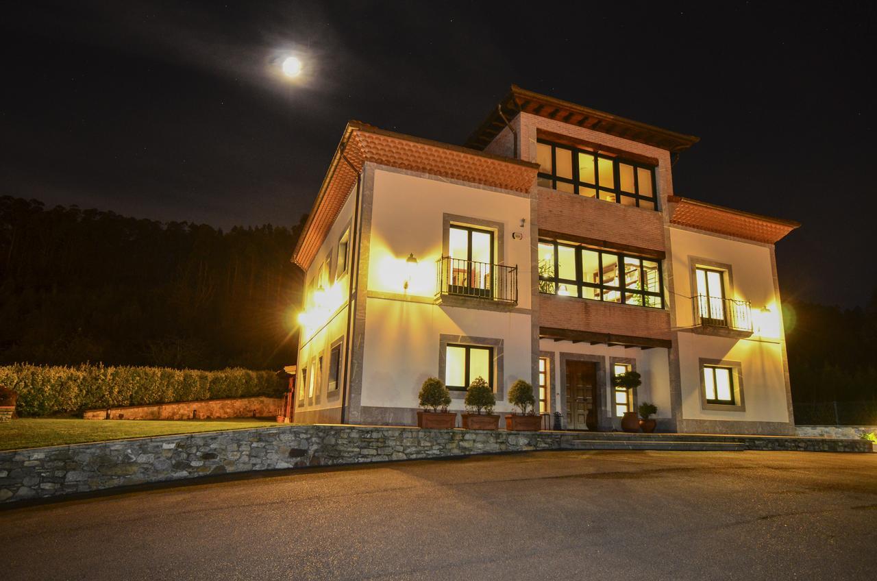 Hotel Reina Adosinda Pravia Bagian luar foto