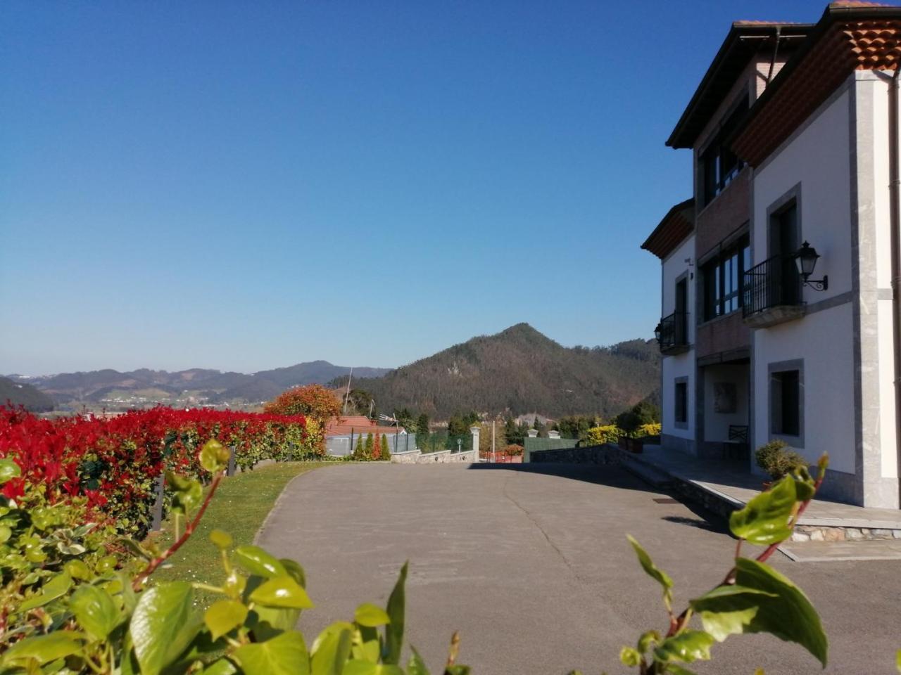 Hotel Reina Adosinda Pravia Bagian luar foto