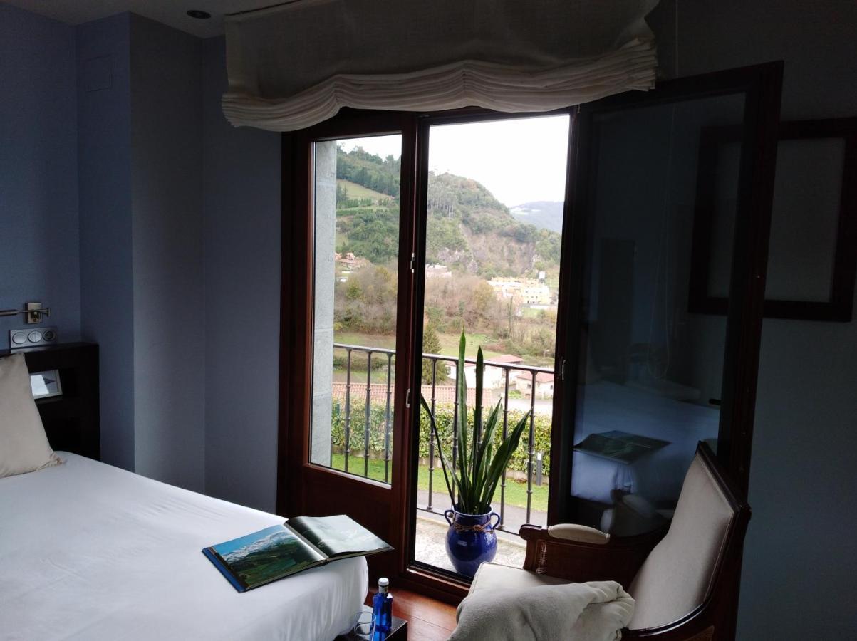 Hotel Reina Adosinda Pravia Bagian luar foto